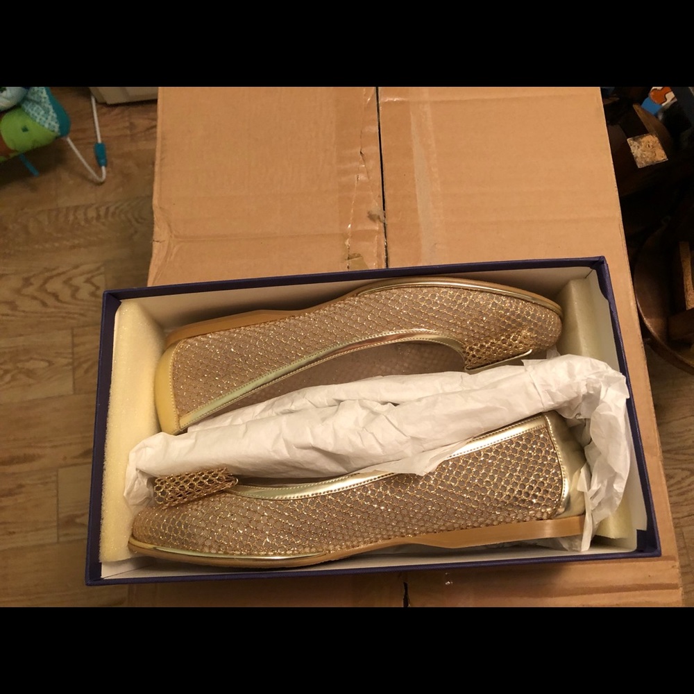 Shoes - Picture 3 of 4